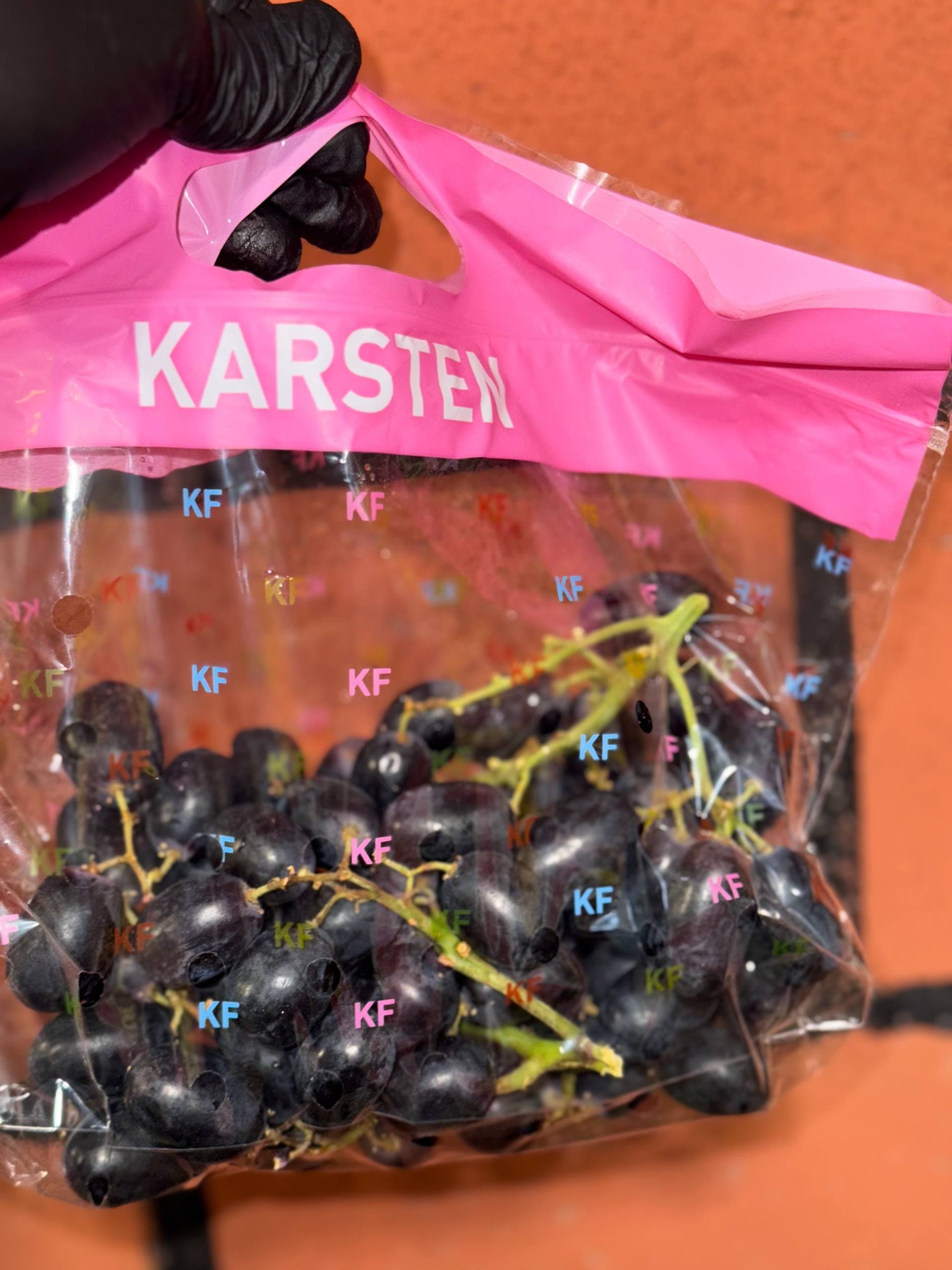 Виноград Атом Роял 2