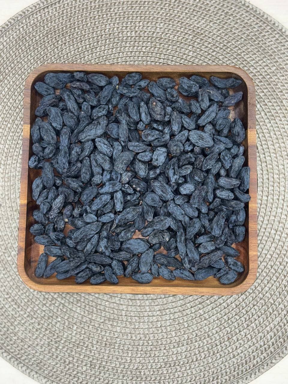 Изюм чёрный 1