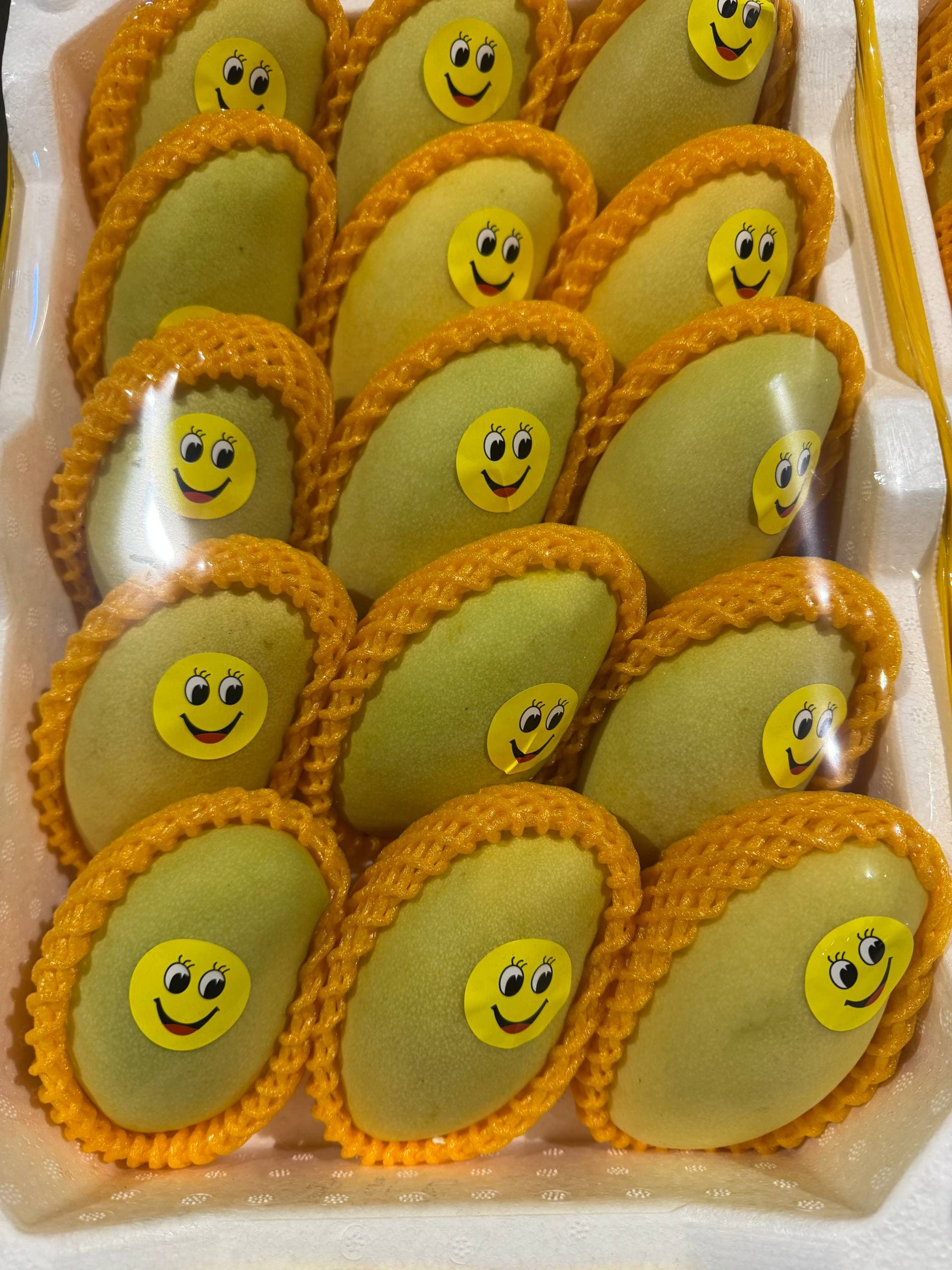 Манго желтый ящик 1