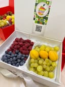 Ягодный бокс для прогулки на катере 1