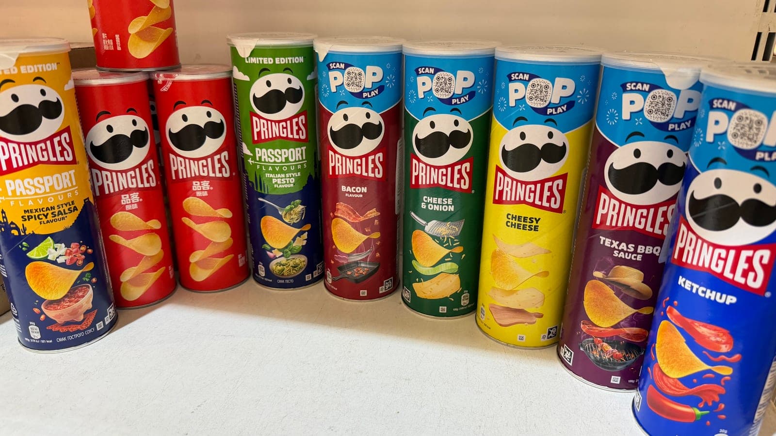 Чипсы PRINGLES CHEESY CHEESE со вкусом сыра, 165 Г 3