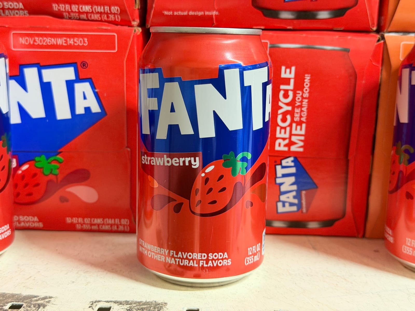 Фанта strawberry, ж/б 355мл 1